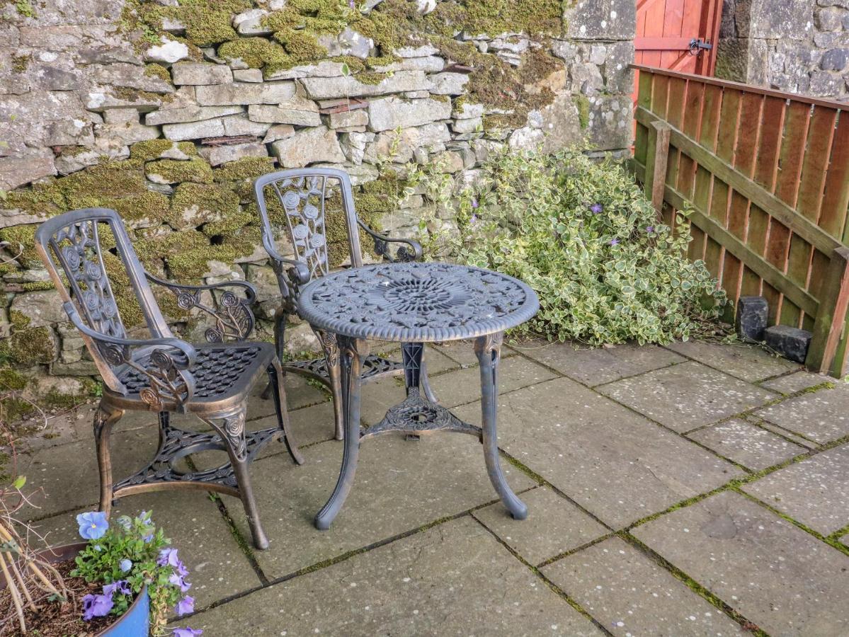 Watershed Cottage Settle Exterior foto